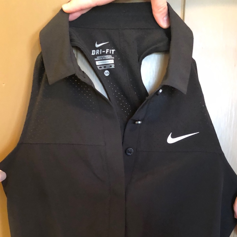 Nike Dri-fit golf/tennis top